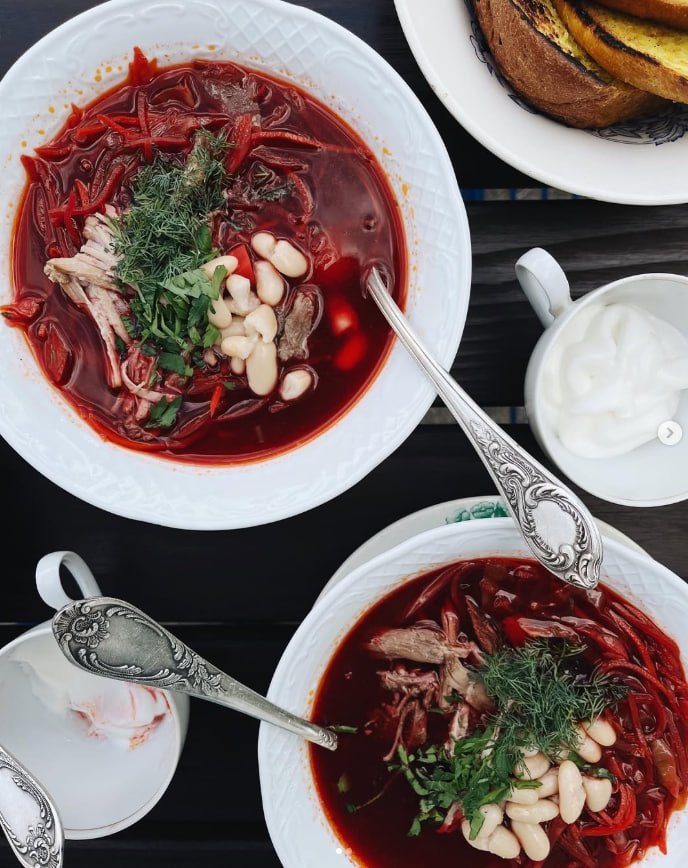Борщ з копченими грушами та квасолею